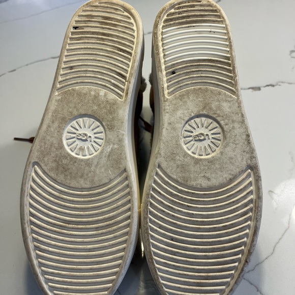 UGGS tan lace up suede high top shoe size 8.5, runs slightly small like a size 8 - Picture 7 of 11